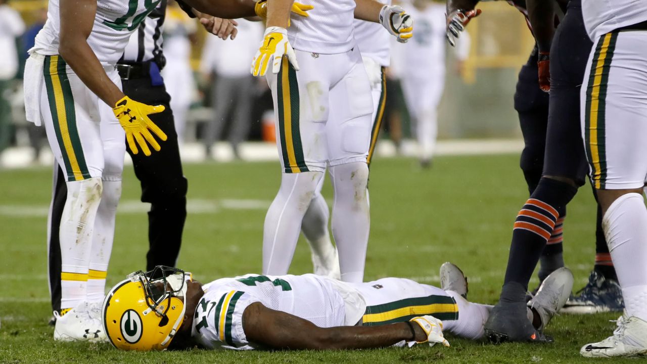 davante adams takes a swipe at the bears.